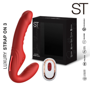 Luxury Strap On 3 de Sex Therapy, doble estimulador recargable con control remoto